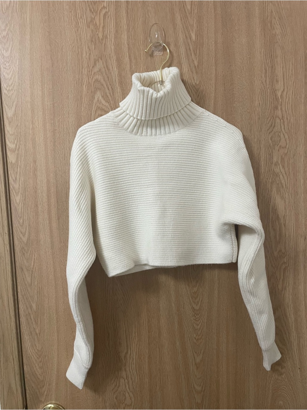 House of Harlow Sweater - Picture 1 of 3